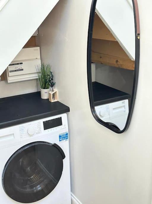 Cosy Stylish Studio Apartment تروبريدج المظهر الخارجي الصورة